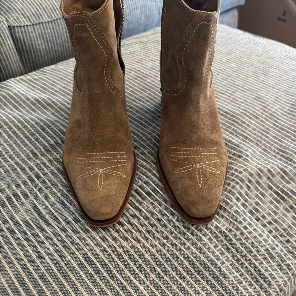 Stylish Tan Ankle Boots for Women